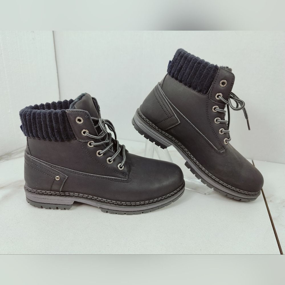 Rouge Helium Alps Corduroy Trim Faux Leather Lace Up Winter Combat Boots, Sz 9